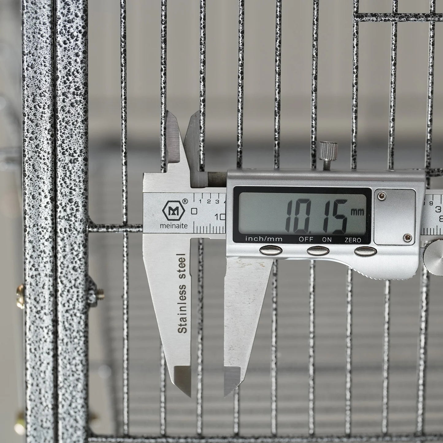 24 Inch Metal Bird Cage Parrot Cage with Slide-Out Tray and Handle for Parrot Cockatiels Budgies Finch Lovebirds Pigeons, Black